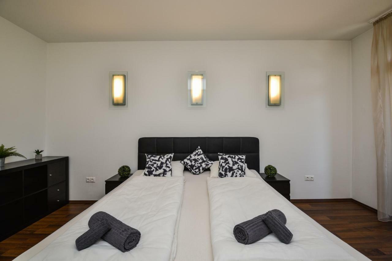 Castle Apartment With Panoramic Balcony Budapest Esterno foto