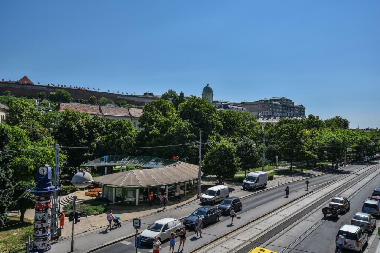 Castle Apartment With Panoramic Balcony Budapest Esterno foto