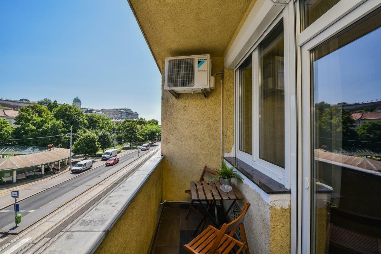 Castle Apartment With Panoramic Balcony Budapest Esterno foto