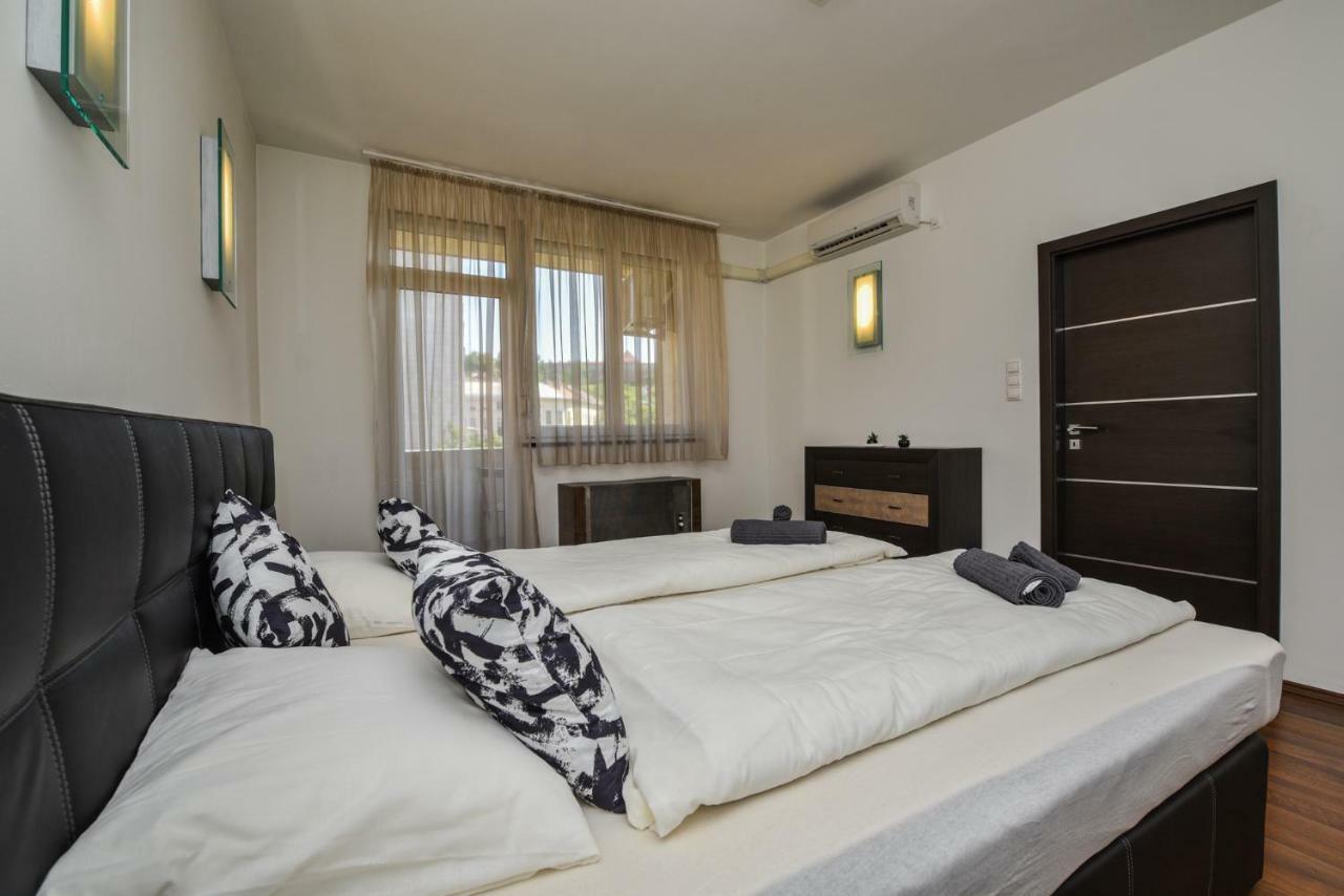 Castle Apartment With Panoramic Balcony Budapest Esterno foto