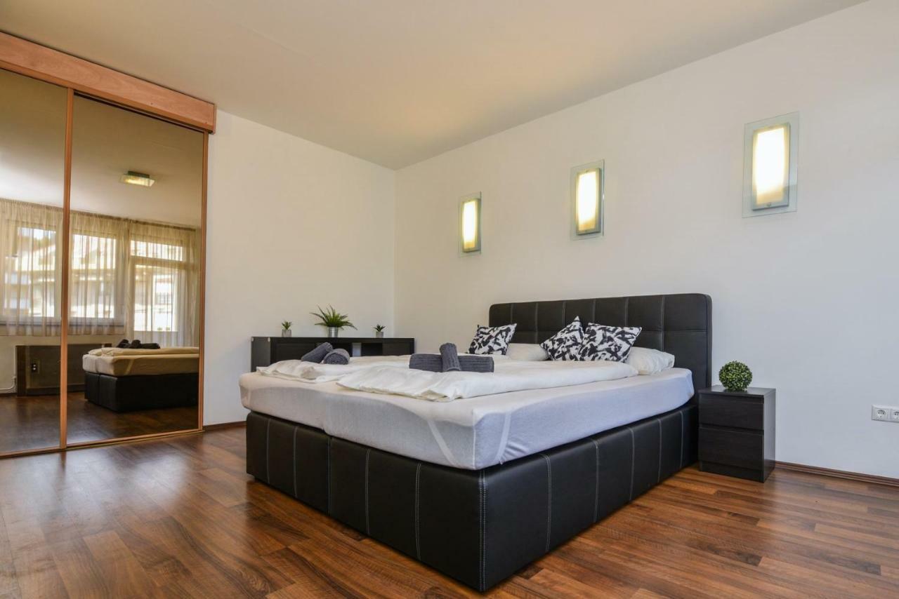 Castle Apartment With Panoramic Balcony Budapest Esterno foto