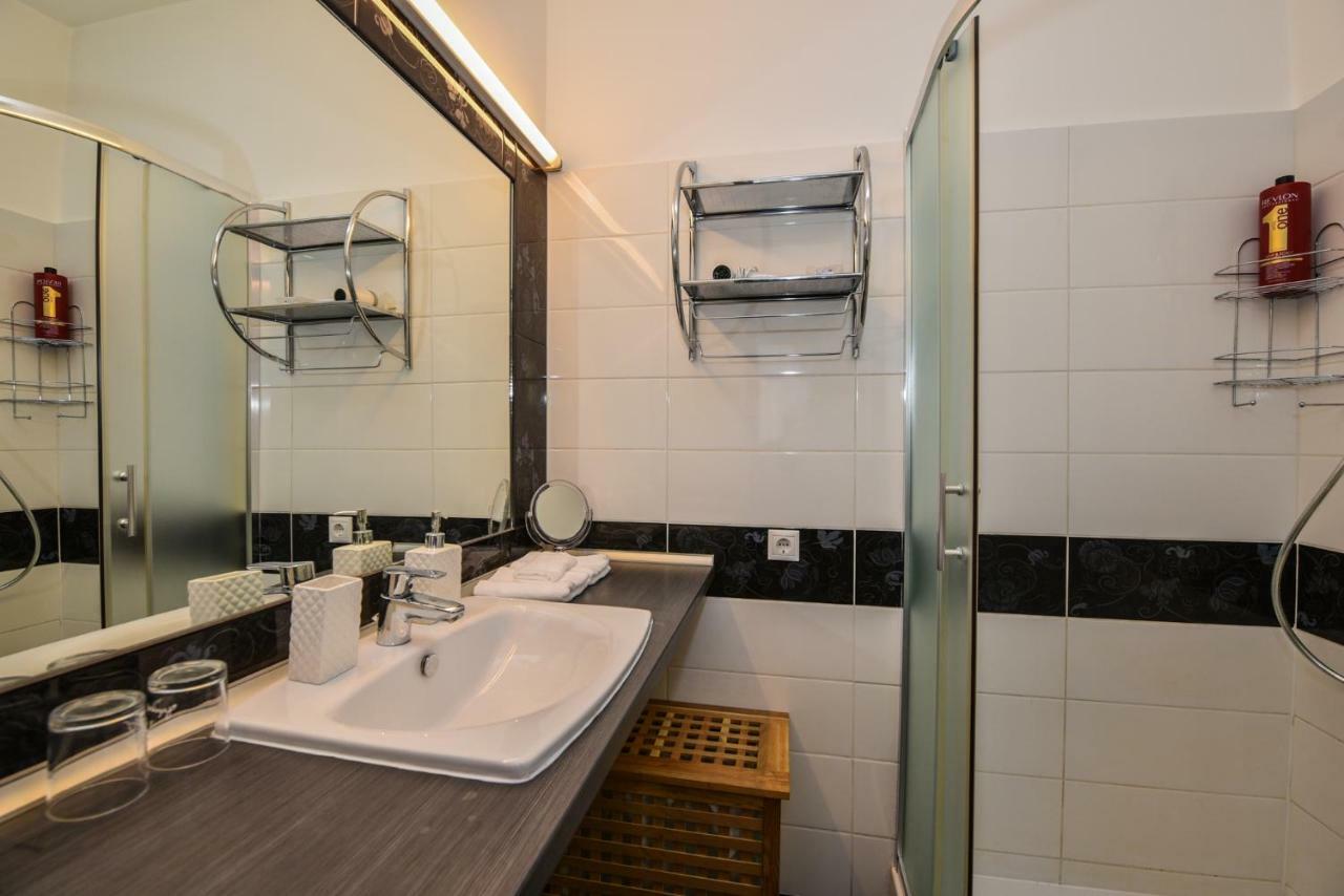 Castle Apartment With Panoramic Balcony Budapest Esterno foto